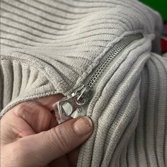 Varley Talbot Ribbed Side Zip Pullover Small - Picture 8 of 9